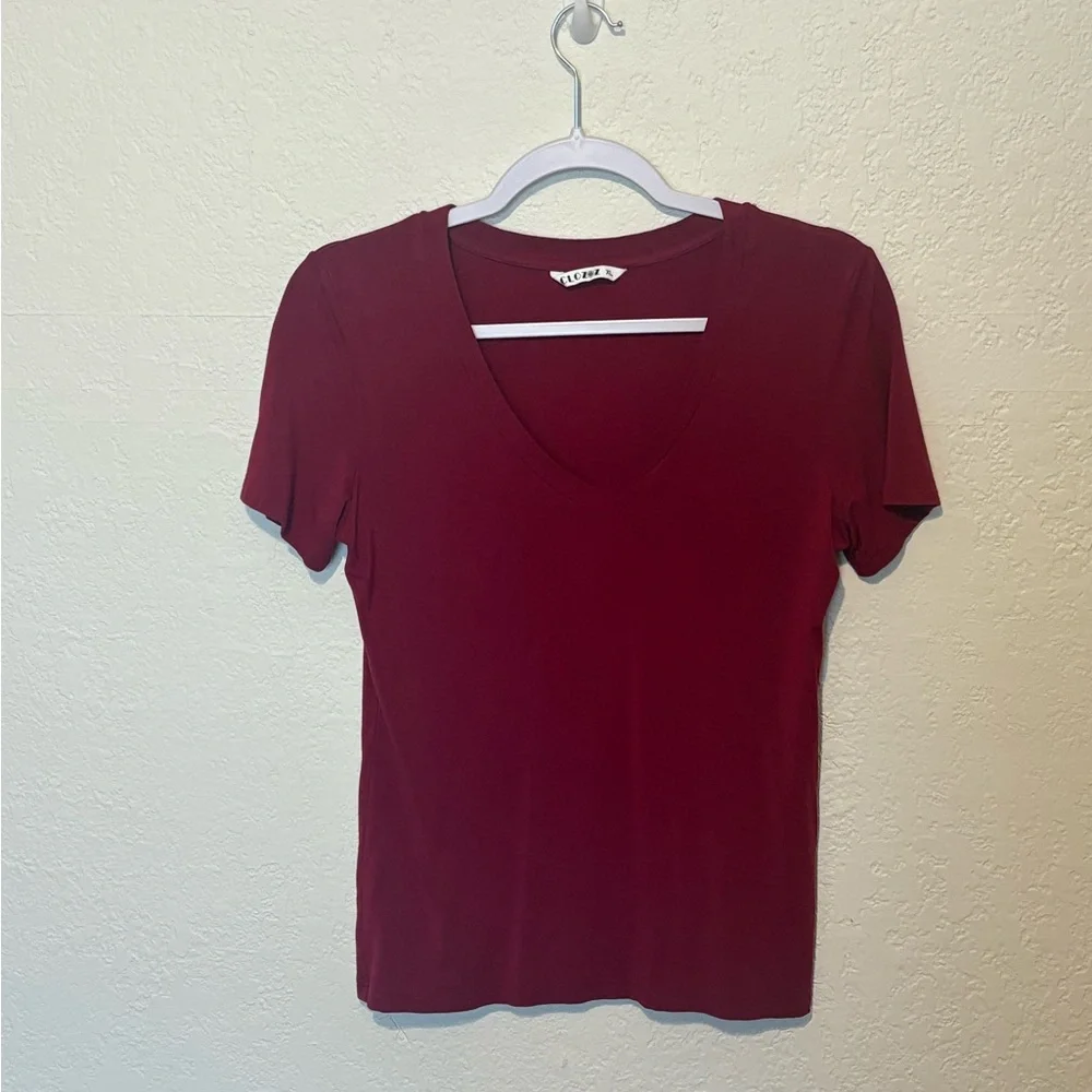 CLOZOZ Women’s Basic Fitted V-Neck T-Shirt Size XL
